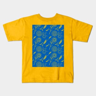 Wheat ears and sunflowers in Ukrainian flag colors Kids T-Shirt